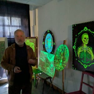 Glenn West in seiner Galerie am Kornmarkt