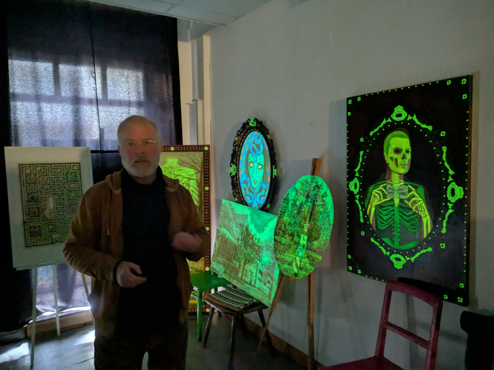 Glenn West in seiner Galerie am Kornmarkt